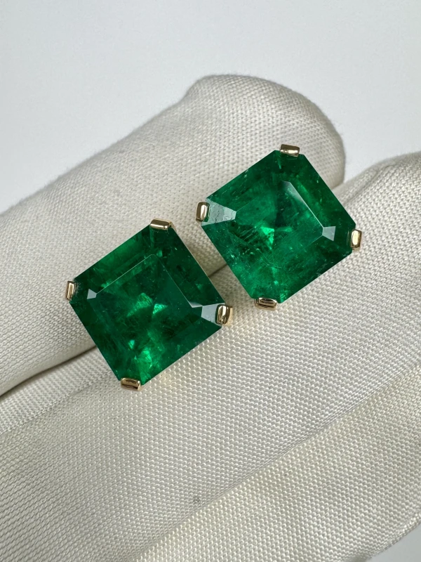 DeRosa EMERALD 4.67-4.20 CT VIVID GREEN EARRINGS E726258 5