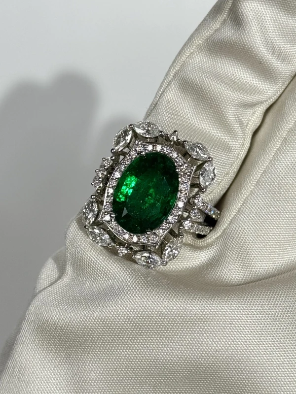 СЕРЬГИ NO NAME С ИЗУМРУДОМ 5.56 CT vslbG 5/5 - SI2 5.56 CT vslbG 5/5 - SI2 4