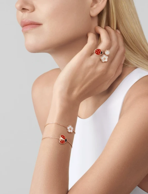 Van Cleef & Arpels Lucky Spring bracelet, plum blossom VCARP9V900 3