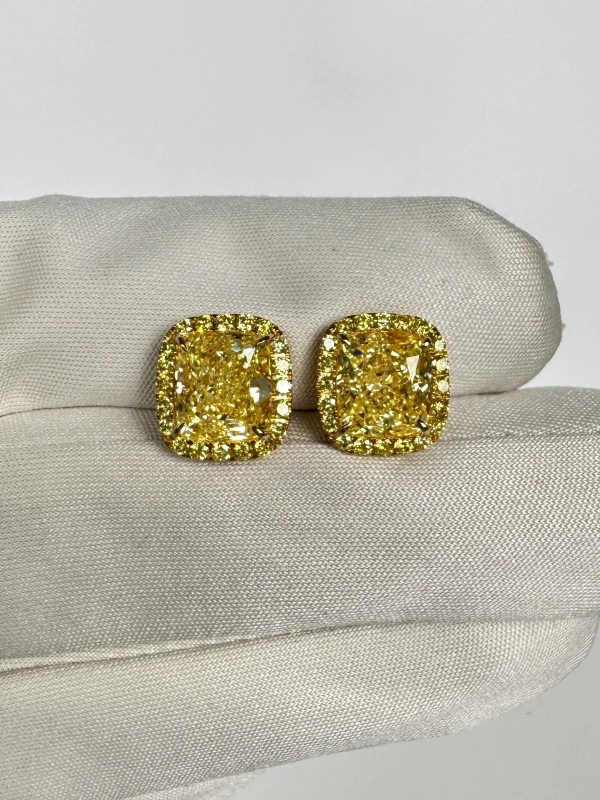 No name CUSHION DIAMOND 3.01-3.01 CT FANCY YELLOW/VS2 EARRINGS (GIA) nn3.01-3.01 FY/VS2 3