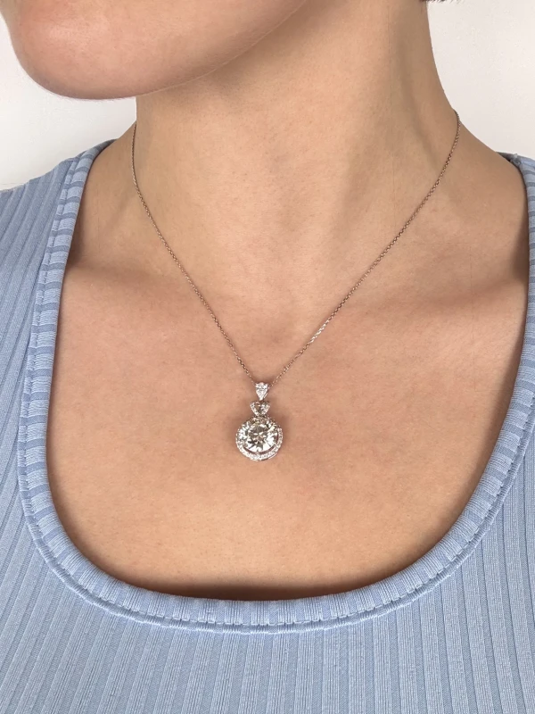СЕРЬГИ NO NAME ROUND DIAMOND 6.00 CT M/SI1 PENDANT (GIA) 151783 6.00 ct M/SI1 2