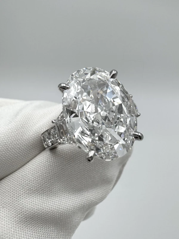 No name OVAL DIAMOND 5.77 CT E/VS2 RING (GIA) NN5.77 5