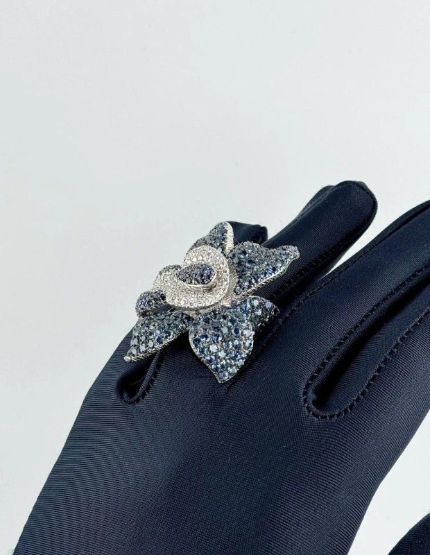 RalfDiamonds SAPPHIRES 9.70 CT & DIAMOND 1.30 CT FLOWER RING, WHITE GOLD RD 9.70 CT/1.30 CT 5