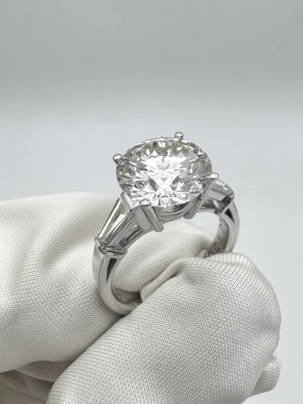 No name ROUND DIAMOND 4.21 CT RING (SIZE 52) NN4.21CT L-M/VVS 3