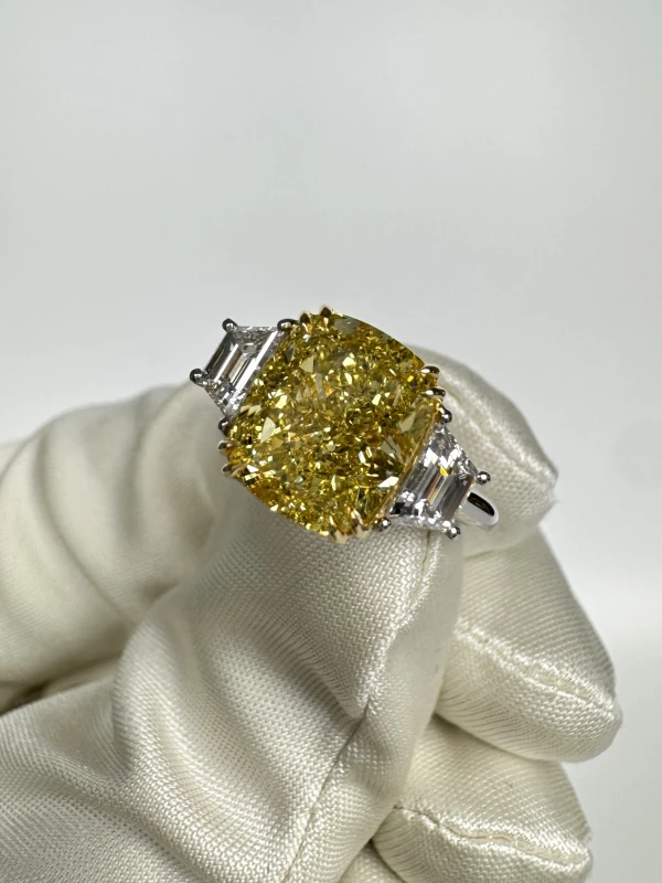 No name КОЛЬЦО 9.01 CT FANCY YELLOW/VVS2 9.01 CT FANCY YELLOW/VVS2 5