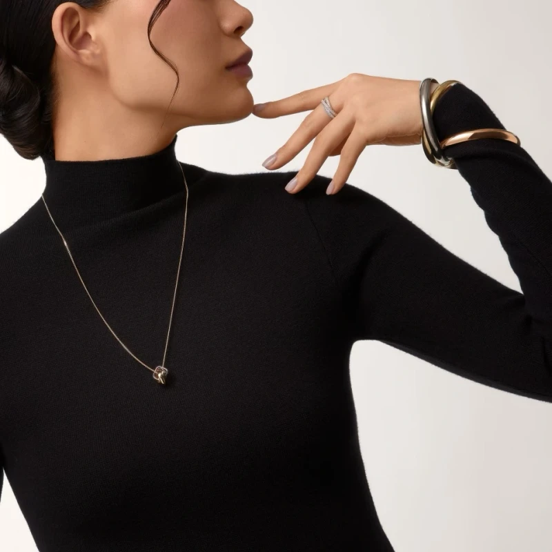 Cartier TRINITY PENDANT, CUSHION-SHAPED B7224955 4
