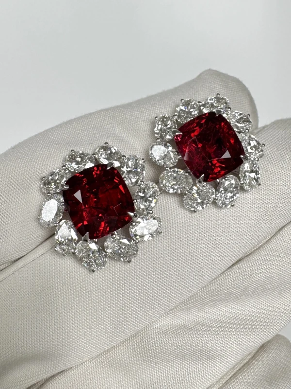 No name CUSHION SPINEL 5.46-5.57 CT VIVID RED  (BURMA) & OVAL DIAMONDS 6.97 D-E/VVS2-VS2 EARRINGS (GRS/GIA) nnS4.46-5.57ct 6
