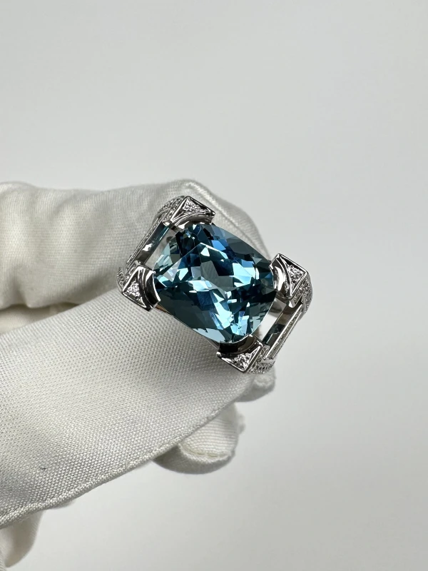 Harry Winston SUSPENSION RING, AQUAMARINE 5.18 CT (SIZE 54) HW5.18CT 5