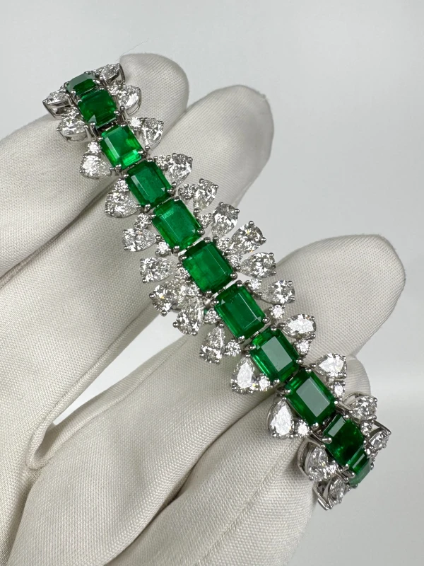 DeRosa EMERALD 18.91 CT VIVID GREEN BRACELET (SIZE 17.5) B355311 3