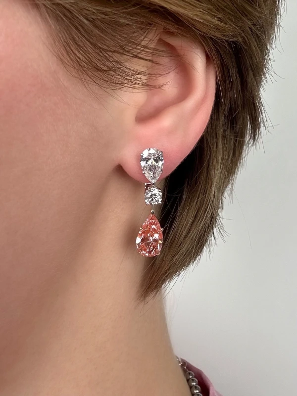 СЕРЬГИ NO NAME PEAR DIAMOND 1.58 - 3.01 CT FANCY VIVID PINK* EARRINGS (GIA) 10.67 CT 5