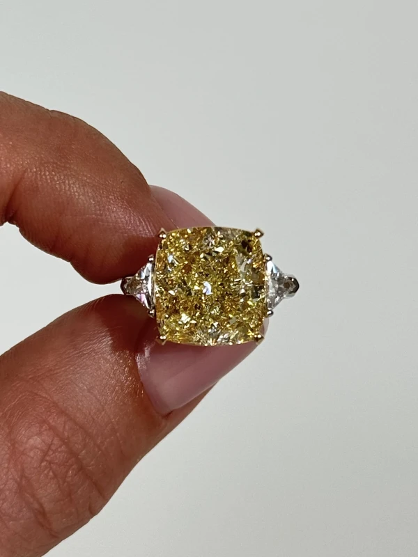 DeRosa CUSHION DIAMOND 10.02 CT FANCY LIGHT YELLOW/VS1 RING (GIA) R5831043B 2
