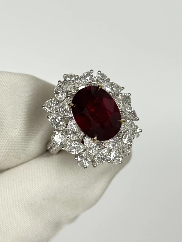 Earrings without a brand OVAL RUBY 8.04 CT PIGEON BLOOD RING (No hited) NN 8.04 RUBY 3