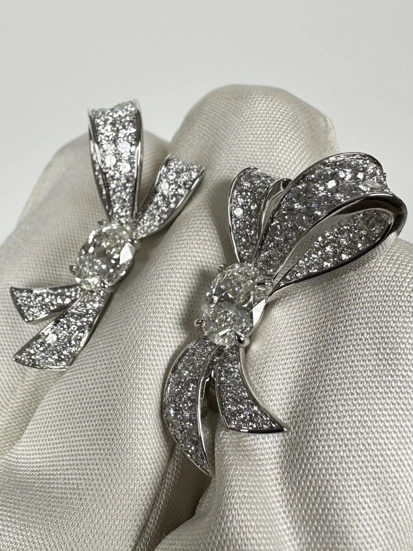 Graff WHITE GOLD DIAMOND TILDA'S BOW EARRINGS RGE1953 4