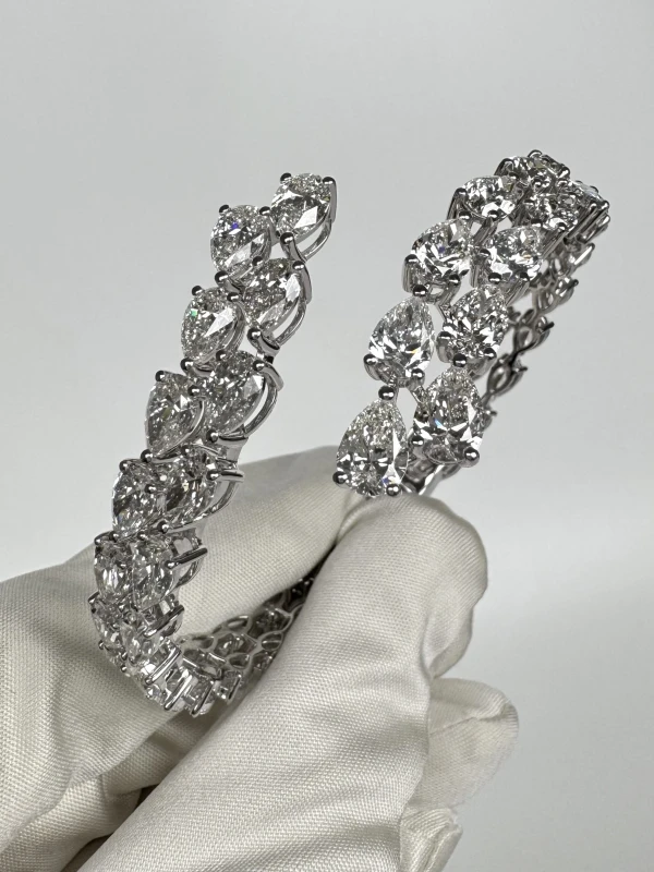DeRosa Pear Shape Diamond 26.9 ct Bangle (SIZE 17) B411376 3