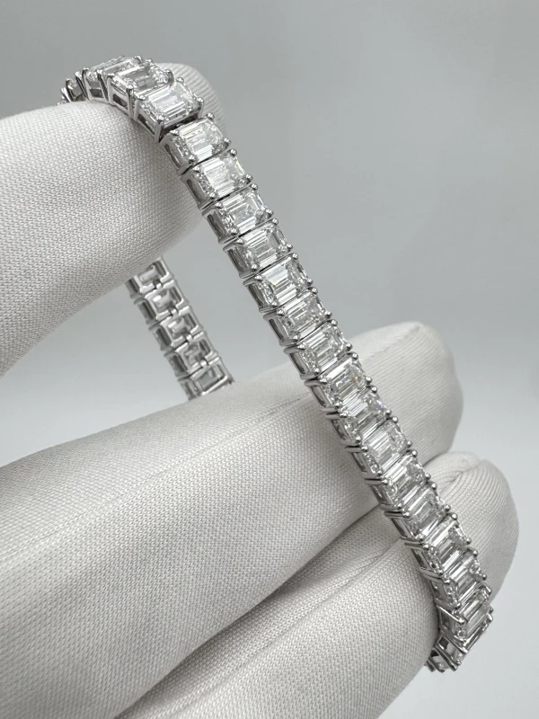 Earrings without a brand EMERALD DIAMOND 21.67 CT BRACELET NN21.67 CT 2