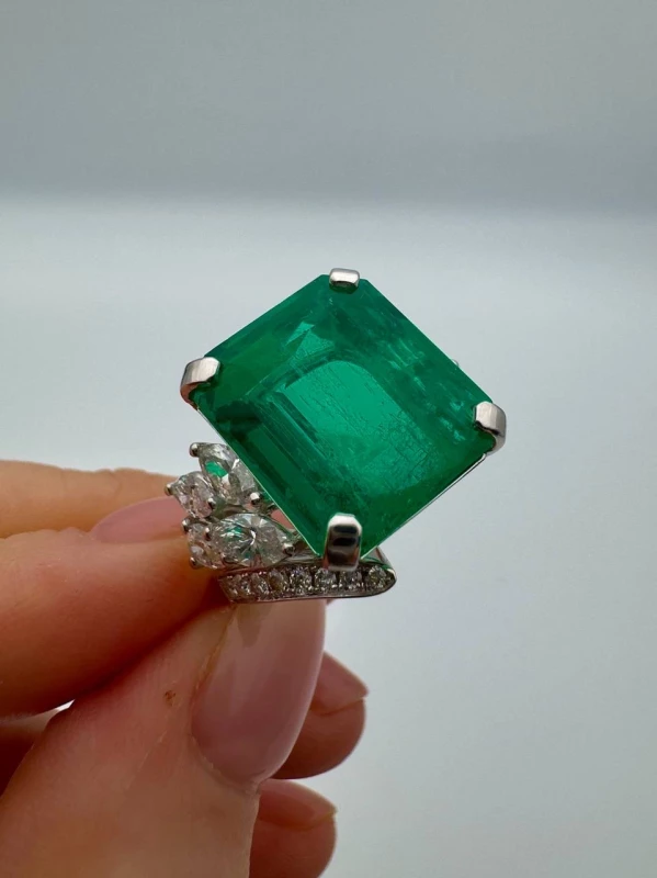 RalfDiamonds EMERALD RING 11.53 CT , COLOMBIA D-308713 1