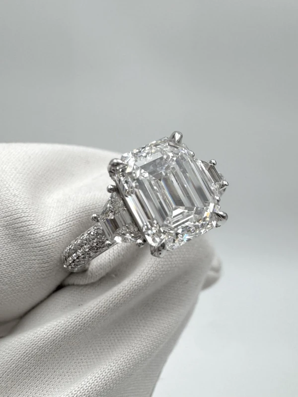 Earrings without a brand EMERALD DIAMOND 3.02 CT D/VS1 RING (GIA) NN3.02 2