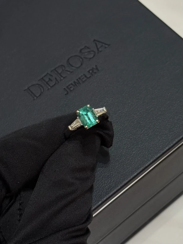 DeRosa OCTAGON EMERALD RING 1.58 CT R4202042B 2
