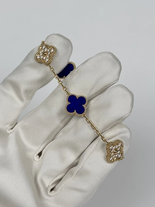 Van Cleef & Arpels VINTAGE ALHAMBRA BRACELET VCARO9LW00 3