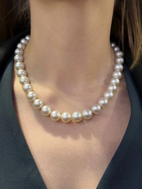 Мikimoto  AKOYA CULTURED PEARL NECKLACE Mikimoto241007 1