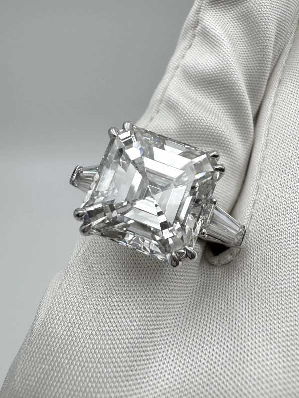 Earrings without a brand ASSCHER DIAMOND 10.01 CT H/VVS2 RING (SIZE 51) GIA NN10.01 CT H/VVS2 5