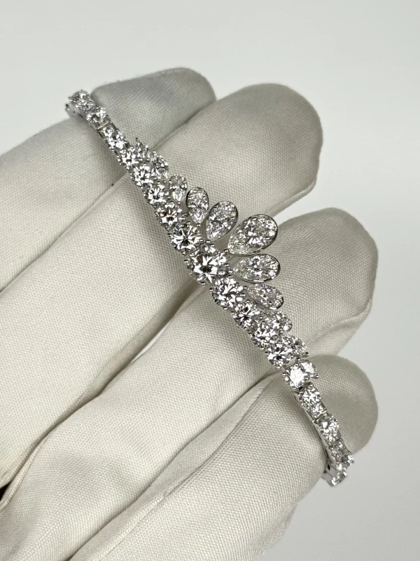 Graff PEAR & ROUND DIAMOND BRACELET RGB718 2