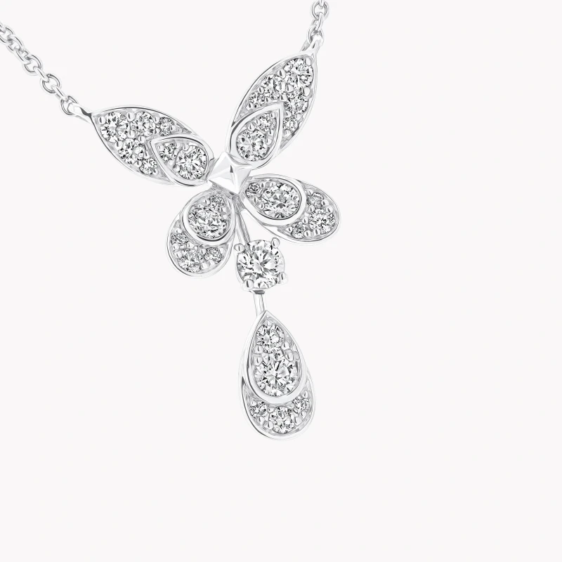 Graff Butterfly Diamond Pendant RGP867 2