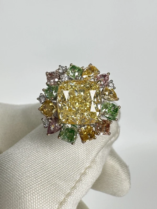 Earrings without a brand CUSHION DIAMOND 4.02 CT FANCY LIGHT YELLOW/VVS2 RING (GIA) 781-4.02FLY 2