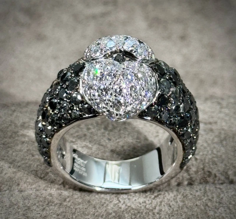 Chopard КОЛЬЦО С ЧЕРНЫМИ И БЕЛЫМИ БРИЛЛИАНТАМИ 824109-1211 3