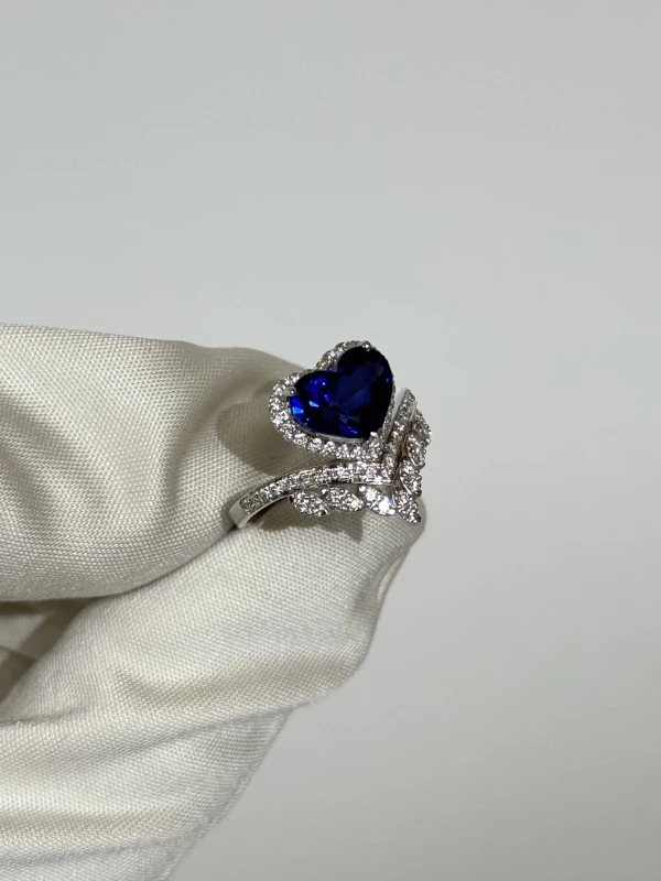 Earrings without a brand SAPPHIRE HEART 3.23 CT RING, ROYAL BLUE NNS3.23 CT 3