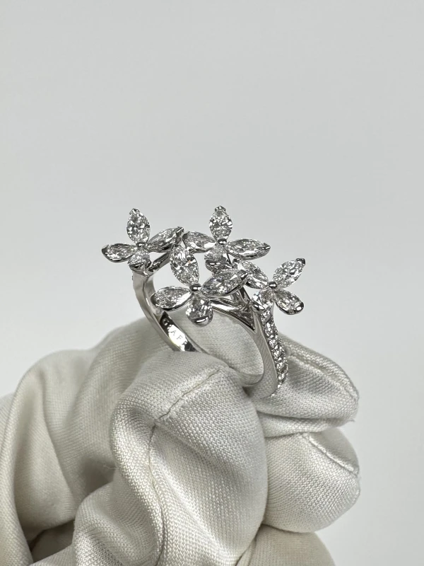Graff Classic Butterfly Petite Diamond Ring (SIZE 50) RGR913 4