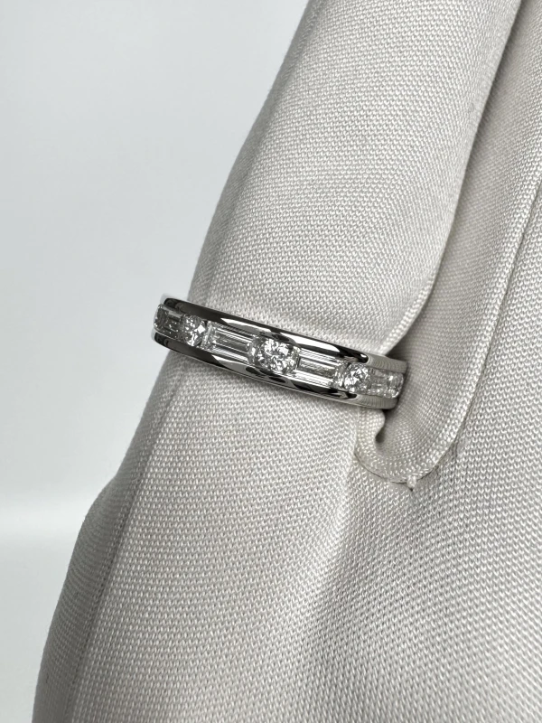 GRAFF ROUND&BAGUETTE DIAMOND RING (SIZE 52) RGR657 3