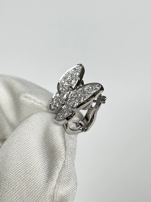 Van Cleef & Arpels. TWO BUTTERFLY EARRINGS VCARB82900 5