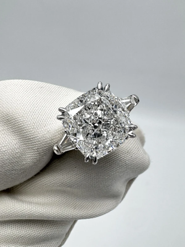 No name CUSHION DIAMOND 5.09 CT D/VVS1 RING (GIA) NN5.09CTD/VVS1 3