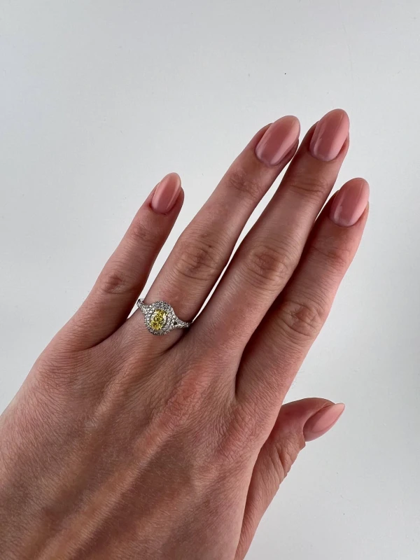 Tiffany & Co DIAMOND RING 0.51 CT FANCY VIVID YELLOW/VS1 T&Co 0.51 CT FVE/VS1 5