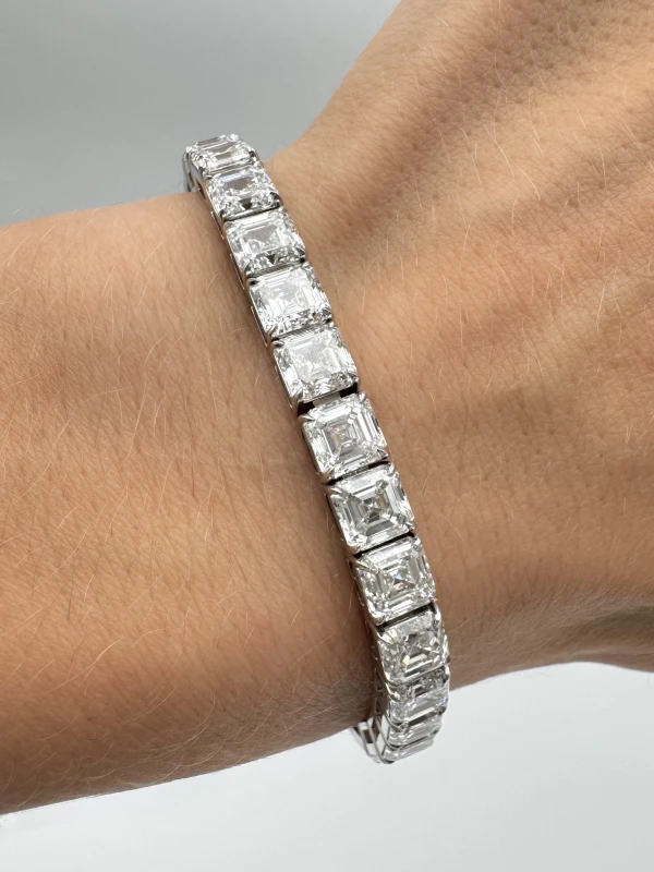 Earrings without a brand ASSCHER DIAMOND 31.23 CT E-G/VS2 BRACELET (SIZE 17.5) GIA nn31.23ct 4