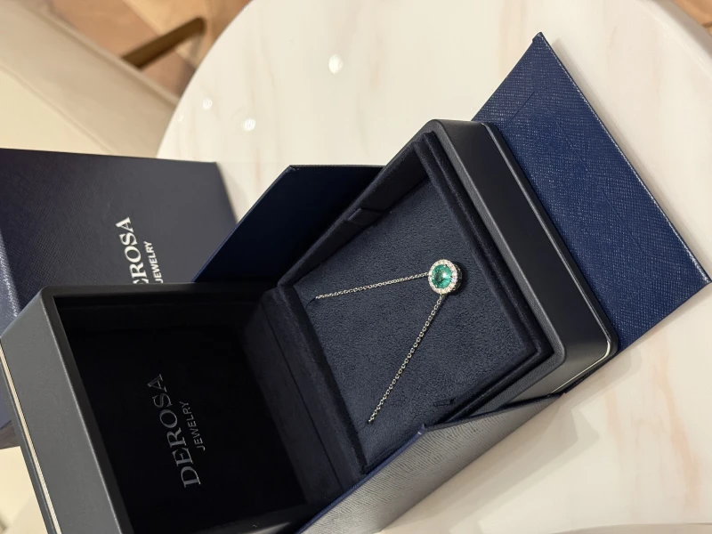 DeRosa WHITE GOLD EMERALD AND DIAMONDS PENDANT N414230 2