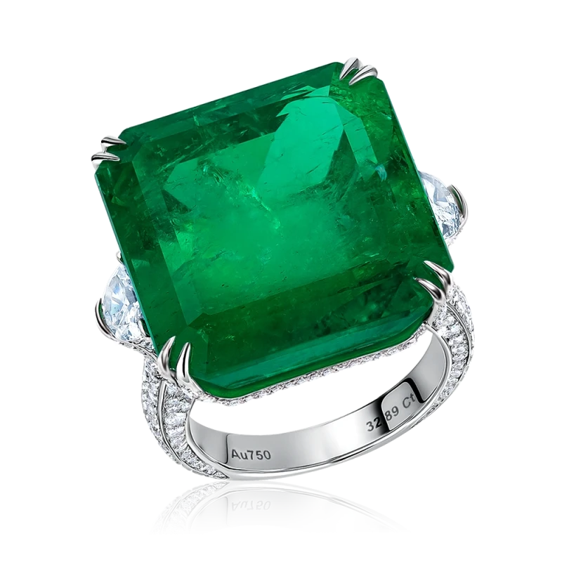 EMERALD 32.89 CT RING (SIZE 55)