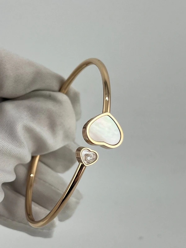 Chopard HAPPY HEARTS BANGLE, MOTHER OF PEARL, ROSE GOLD (SIZE M) 857482-5302 5