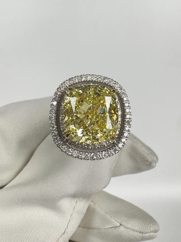 No name CUSHION DIAMOND 8.01 CT FANCY YELLOW/VS2 RING (GIA) 218844 2