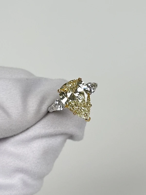 No name PEAR DIAMOND RING 5.02 CT K/SI1 NNRPEAR5.02CT 5