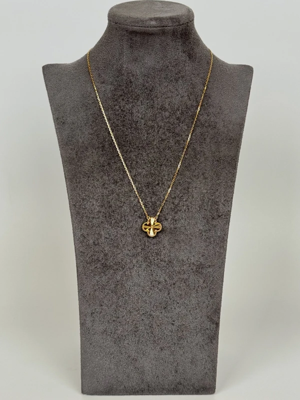 Van Cleef & Arpels. VINTAGE ALHAMBRA PENDANT VCARP4KL00 4