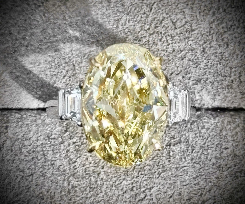 СЕРЬГИ NO NAME DIAMOND RING 7.08 СТ FANCY YELLOW/VS1 7.08 СТ FANCY YELLOW/VS1 5