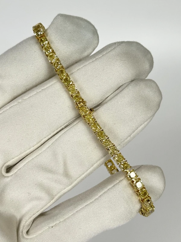 RalfDiamonds CUSHION DIAMOND 15.21 CT FANCY LIGHT YELLOW/VS BRACELET RD15.21ct FLY/VS+ 3