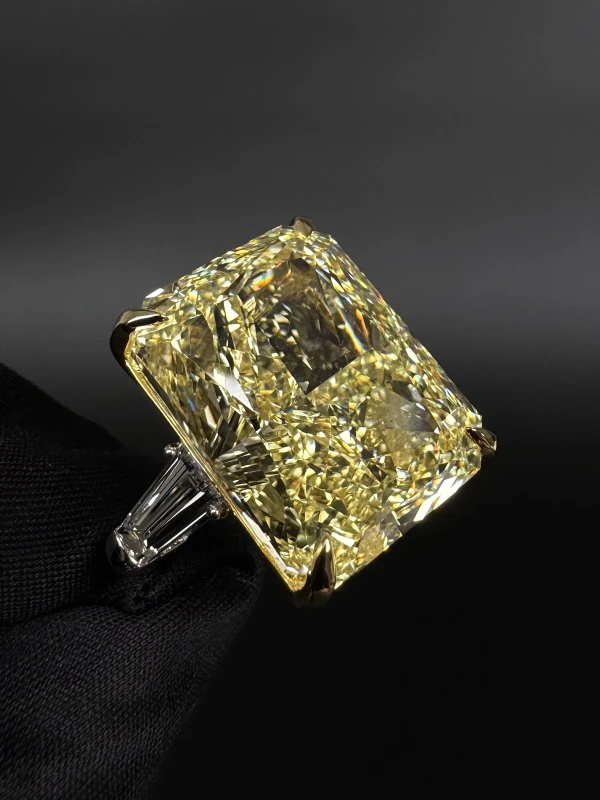 Earrings without a brand Yellow Diamond 37.02 CT Fancy Yellow/VS2 Ring 37.02 ct fancy ellow 4