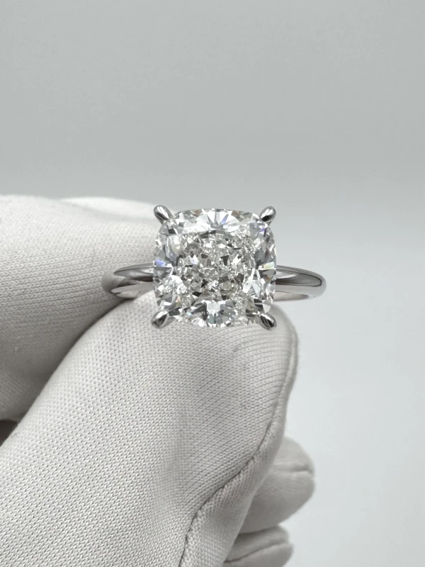 No name CUSHION DIAMOND 3.02 CT H/VVS2 RING (GIA) NN3.02H/VVS 2
