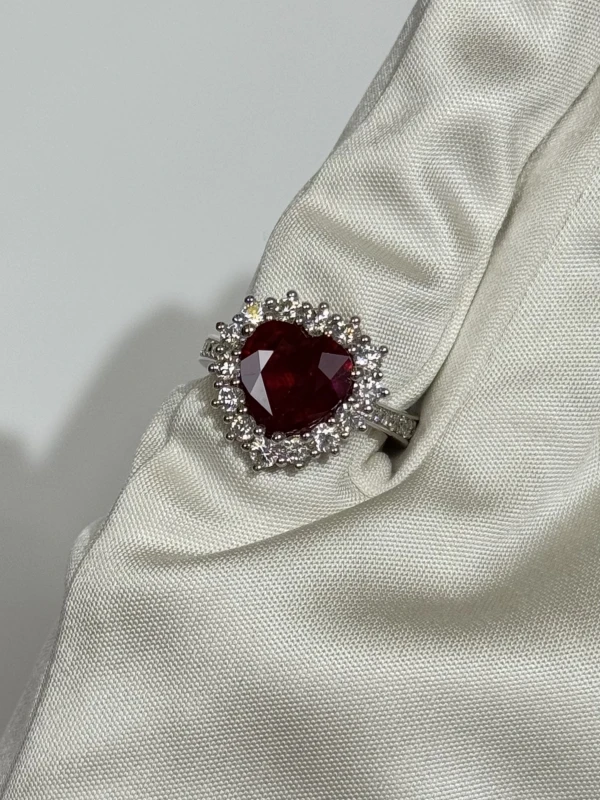 RalfDiamonds КОЛЬЦО RALFDIAMONDS С РУБИНОМ 2.7 CT 2.7 CT 4