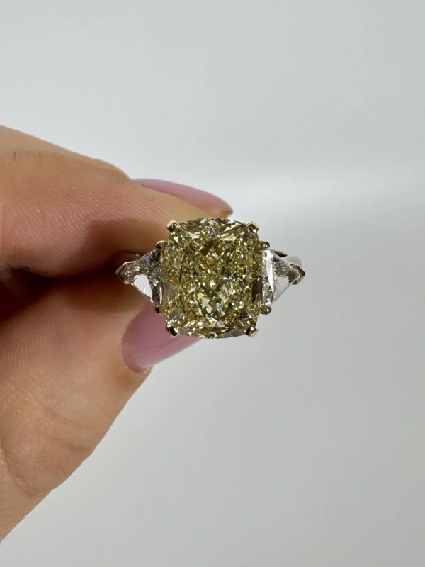 СЕРЬГИ NO NAME CUSHION DIAMOND 5.01 CT Y to Z/VS2 RING (GIA) NN5.01YtoZ 2