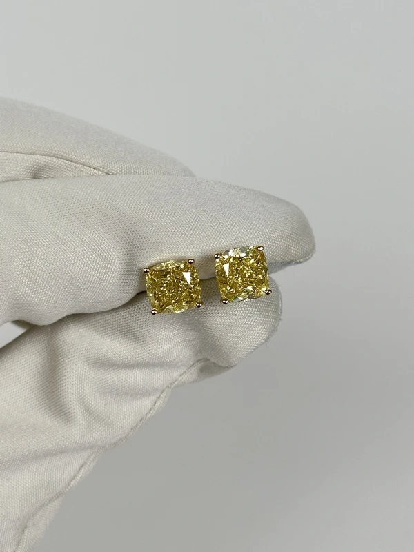 СЕРЬГИ NO NAME CUSHION DIAMOND 3.01 - 3.01 CT FANCY INTENSE YELLOW/VS1 EARRINGS NN3.01-3.01 CT FIY-VS 2