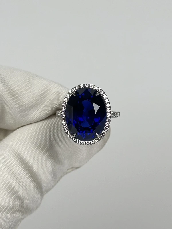 Tiffany & Co Oval Sapphire 13.72 CT Ring in Platinum with Pavé Diamonds (AGL) 34946043 2